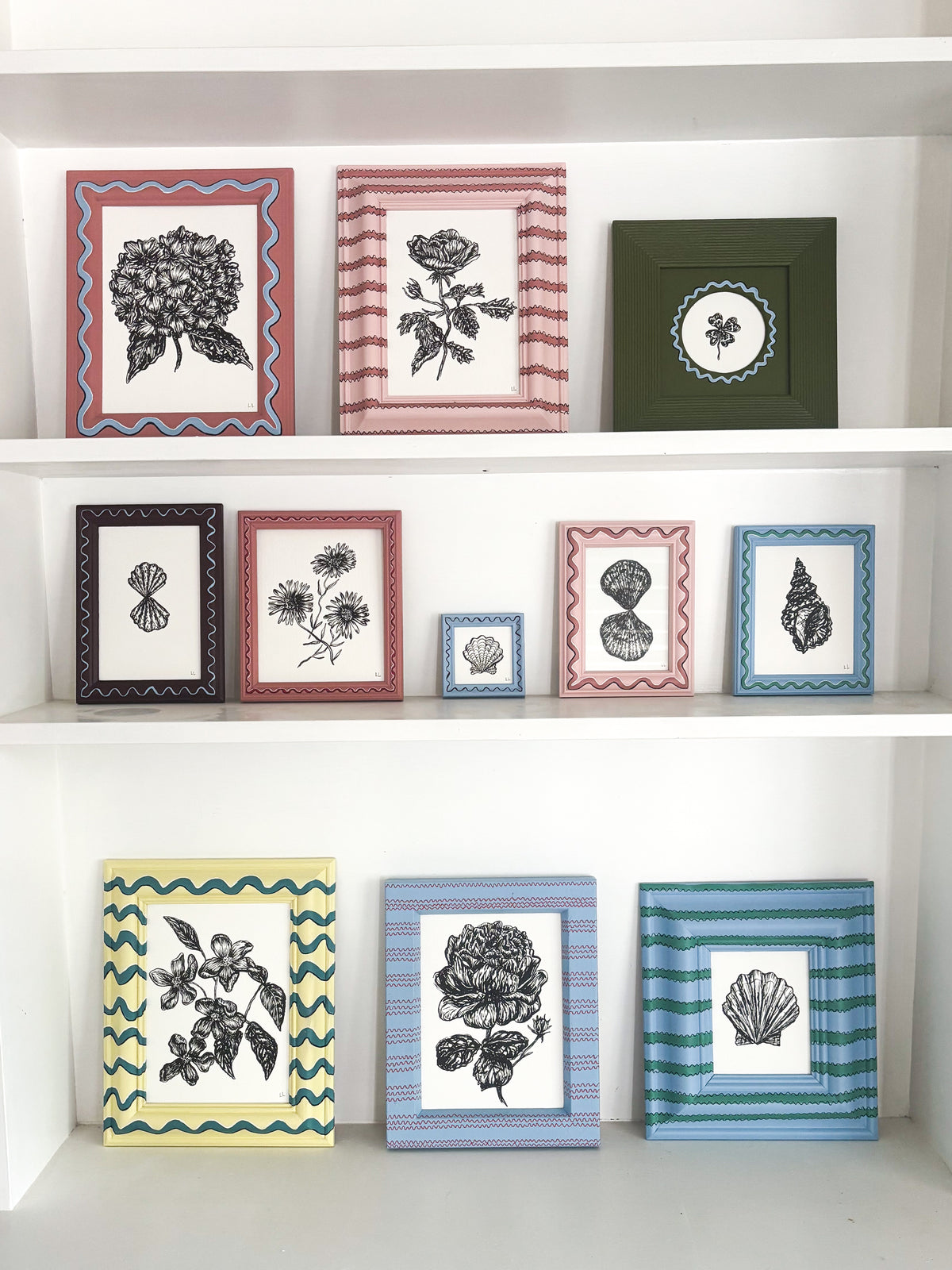 SHELL ORIGINAL INK ARTWORK IN A HAND PAINTED GREEN AND BLUE WIGGLE PRELOVED FRAME